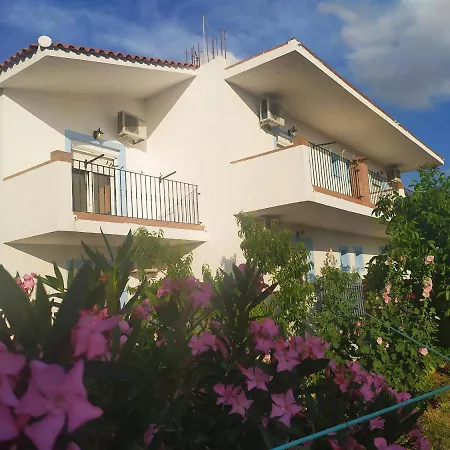 Seaview Saravari Studios Agios Alexandros Exterior photo